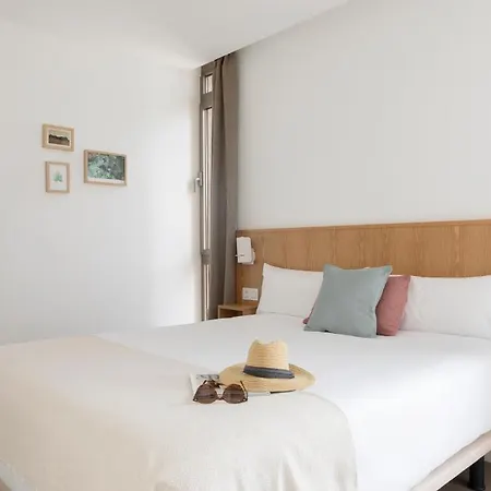 Kora Nivaria Beach Hotel *