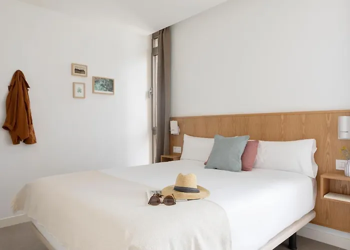 Kora Nivaria Beach Hotel *